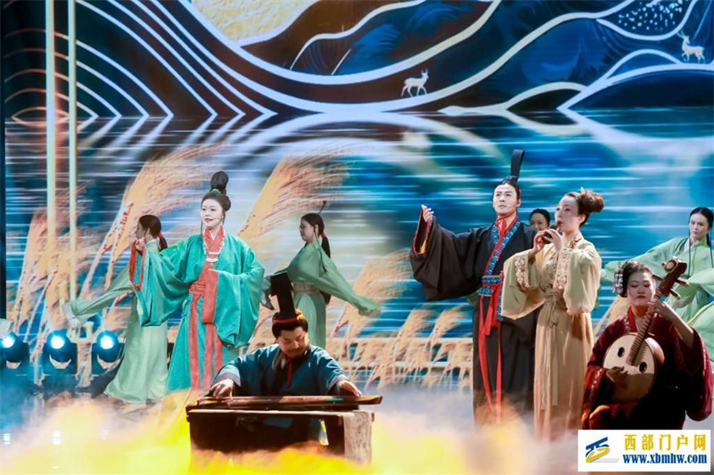 东方雅韵 盛世华音——宝鸡古琴献礼中国品牌日(图1) 东方雅韵 盛世华音——宝鸡古琴献礼中国品牌日(图1)
